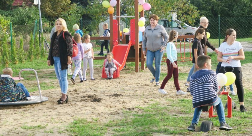 Zabawa i rekreacja to mieszkańców Petryk integracja