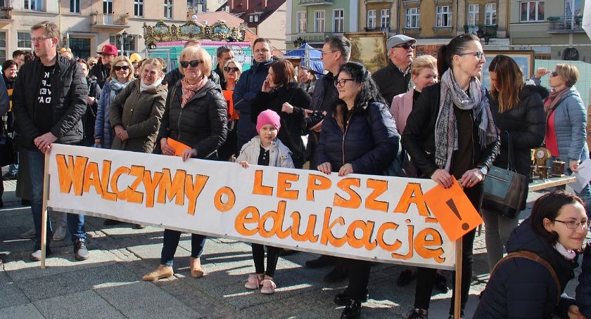 Nauczyciele wznawiają strajk! 