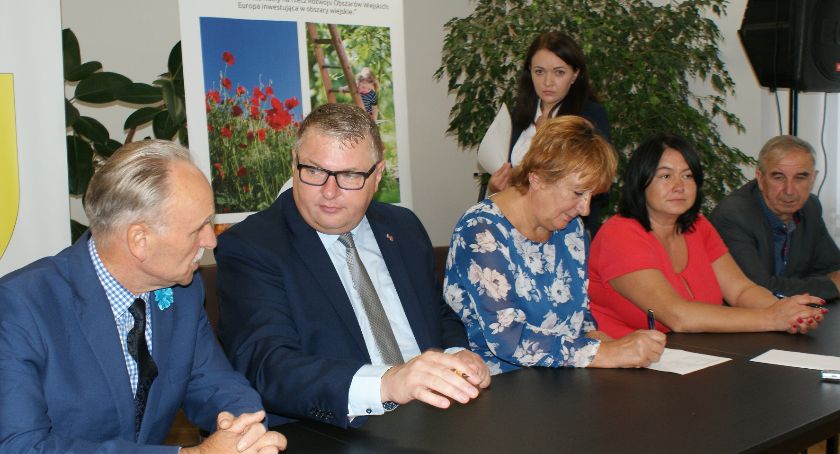 Dostali pieniądze na budowę drogi w Małgowie