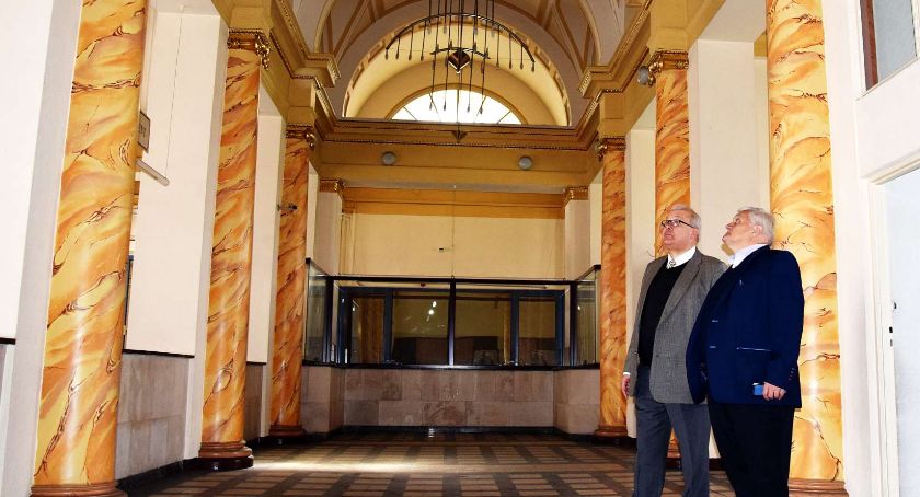 Można zwiedzać budynek NBP
