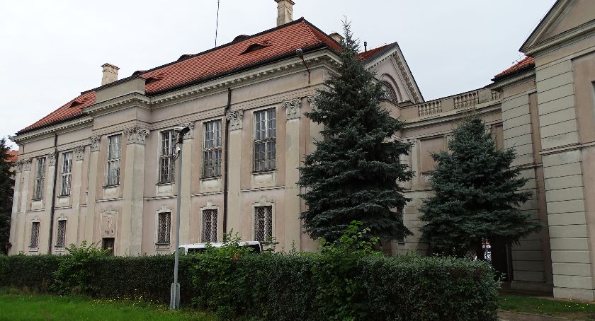 Dzień otwarty w gmachu NBP, którego nowym gospodarzem jest PWSZ 