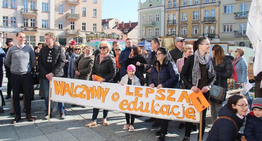 Strajk włoski  nauczycieli  przełożony!!!