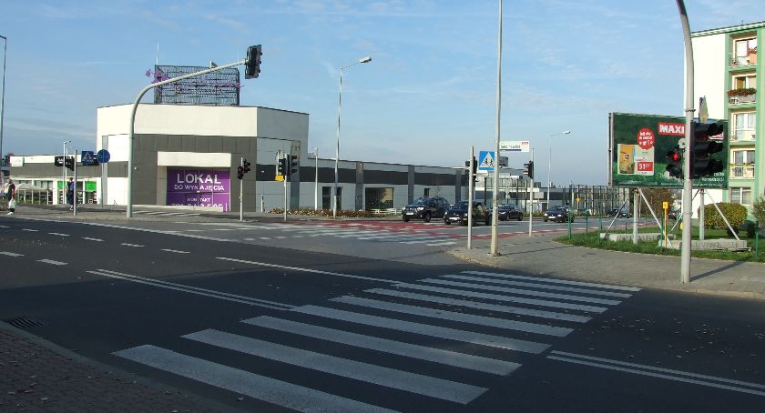 „Znikające światła” u zbiegu Serbinowskiej i Młynarskiej