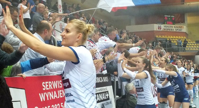 Zobacz jak zaprezentowały się kaliskie siatkarki przed pierwszym meczem w tym sezonie przed własną publicznością - VIDEO