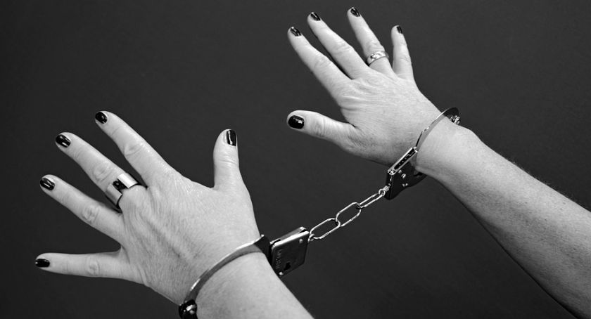Zabójstwo przy Stawiszyńskiej. Kobieta ugodziła nożem mężczyznę