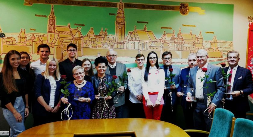 Studenci PWSZ nagrodzili wykładowców i pracowników uczelni  