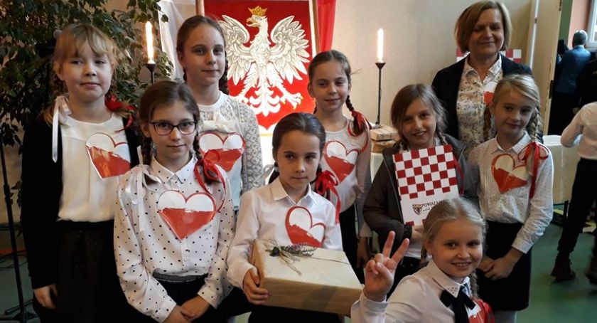 Wyśpiewali patriotyczne pieśni