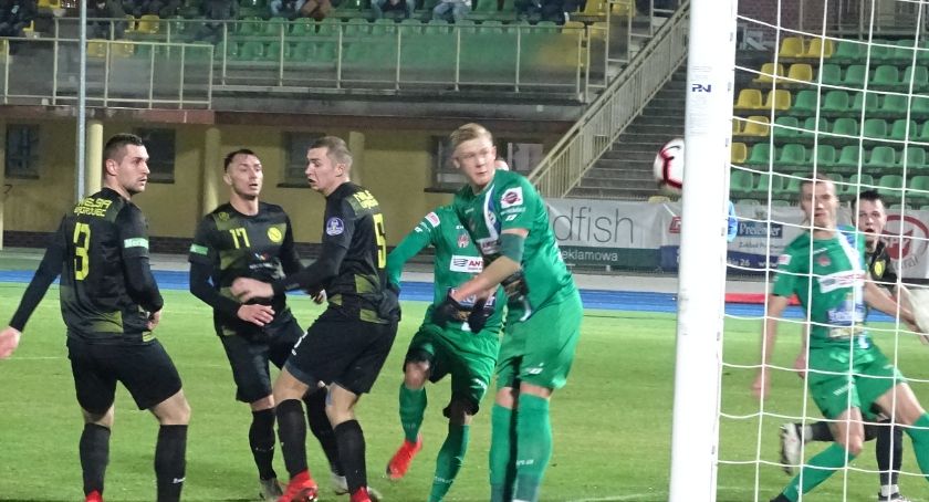 KKS Kalisz w drodze do II ligi. Wysokie zwycięstwo niebiesko-biało-zielonych na zakończenie rundy jesiennej - VIDEO, ZDJĘCIA, WYNIKI