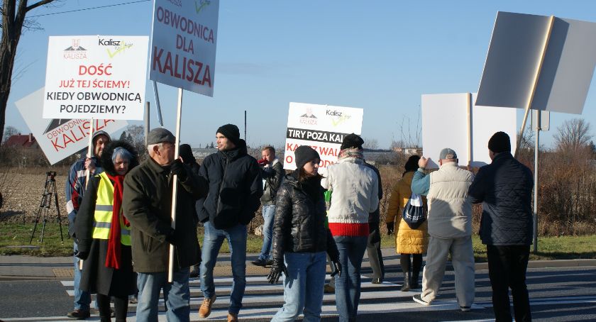Zblokowali ulicę by walczyć o obwodnicę dla Kalisza