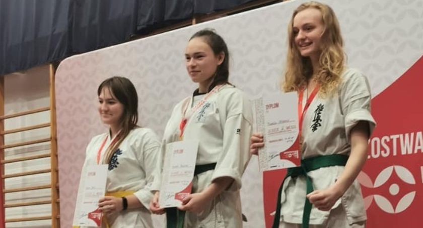 Podium również dla gospodarzy. W Kaliszu rywalizowali młodzi karatecy