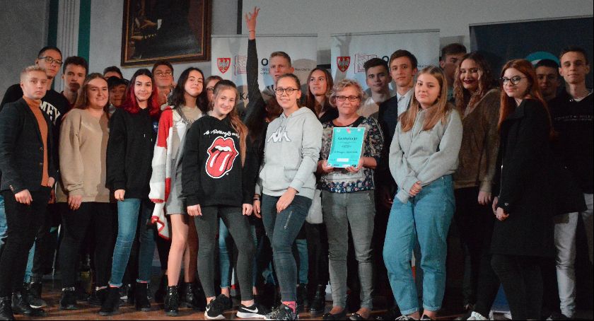 Sukces kaliskich uczniów na wojewódzkim konkursie Booktalking