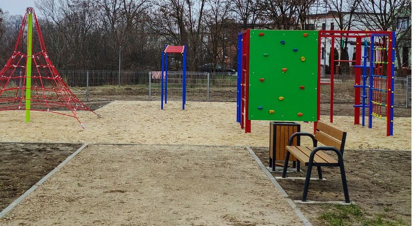 Rozbudowa placu zabaw na osiedlu Tyniec zakończona