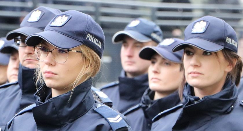 Komenda Miejska Policji w Kaliszu wzbogaciła się o siedem nowych pojazdów - ZDJĘCIA