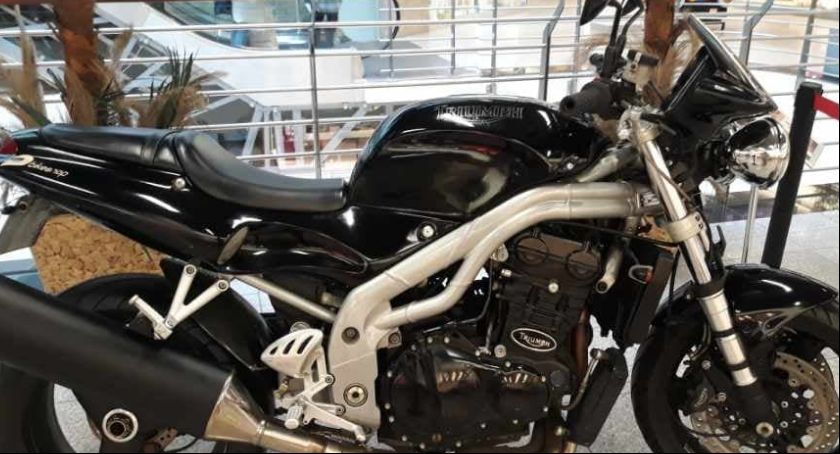 Galeria Tęcza w Kaliszu zaprasza na wystawę słynnych Motocykli Filmowych - ZDJĘCIA