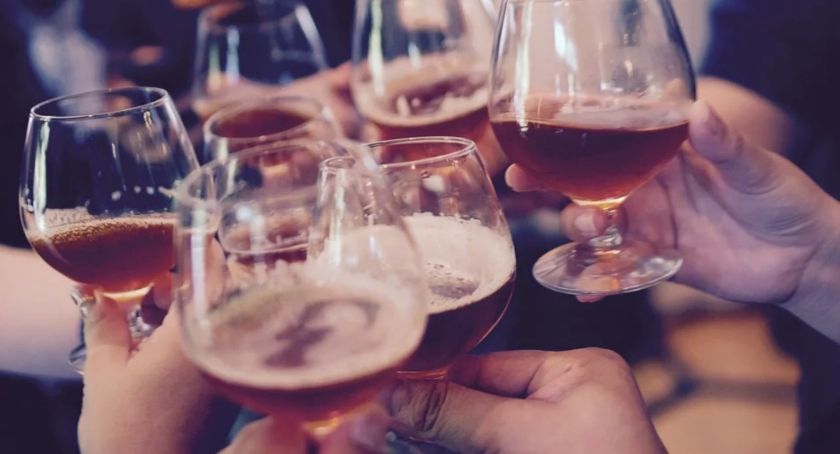 Przedsiębiorco, pamiętaj o terminach oświadczenia o wartości sprzedaży napojów alkoholowych 