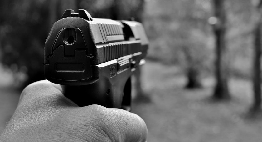 Czy wiesz, że istnieje różnica pomiędzy użyciem, a wykorzystaniem broni palnej przez policjanta?