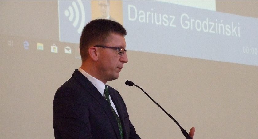 Radny protestuje przeciwko banerowi przy ul. Harcerskiej