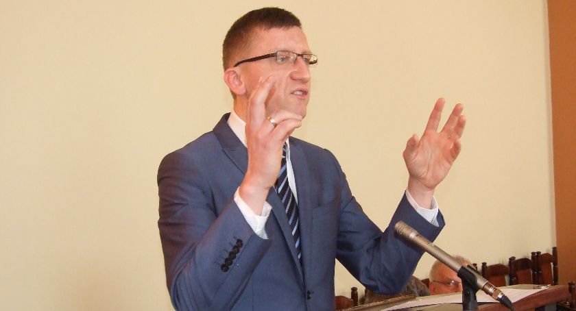Będzie więcej miejsc postojowych przy targowisku na Dobrzecu