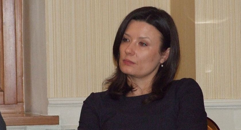 Wyciek nieczystości nad Krępicą. Ścieki jak płynęły, tak płyną.