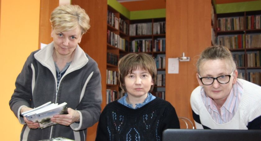 Pracują za zamkniętymi drzwiami