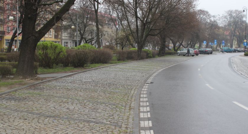 Co z opłatami w strefie parkowania?