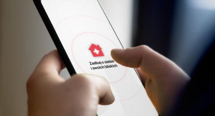 Wysłanie zdjęcia zamiast wizyty policjantów – tak może wyglądać kwarantanna domowa