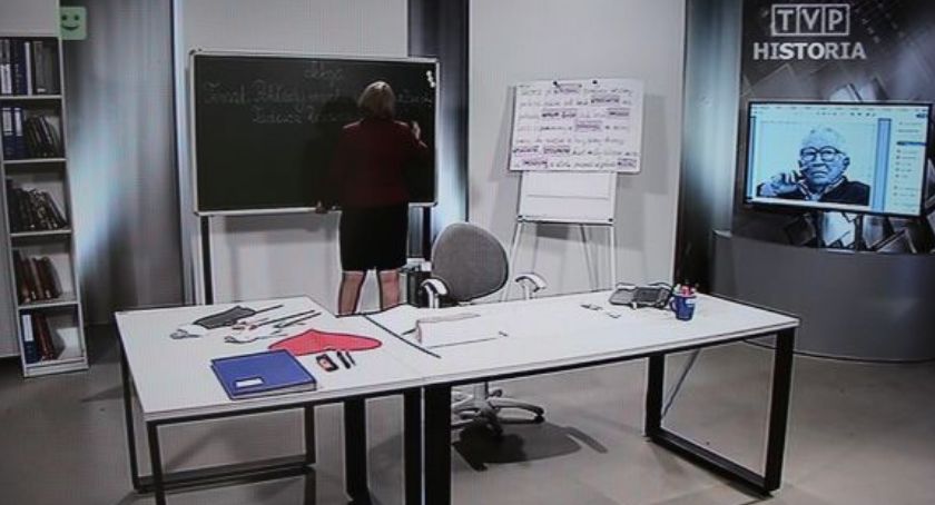 Od 30 marca w TVP prowadzone są lekcje dla uczniów szkół podstawowych