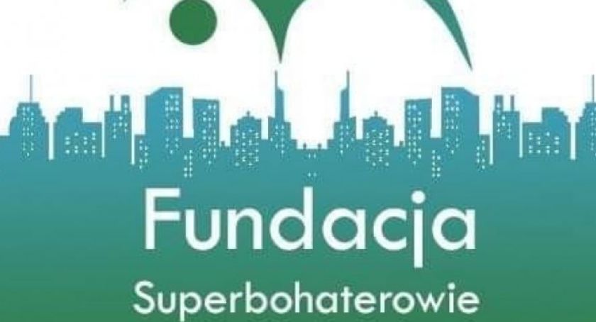 Pomagają personelowi i ratownikom medycznym
