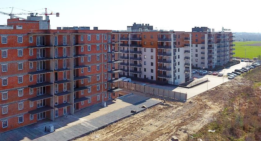 Budownictwo mieszkaniowe z utrudnieniami, ale terminowo  