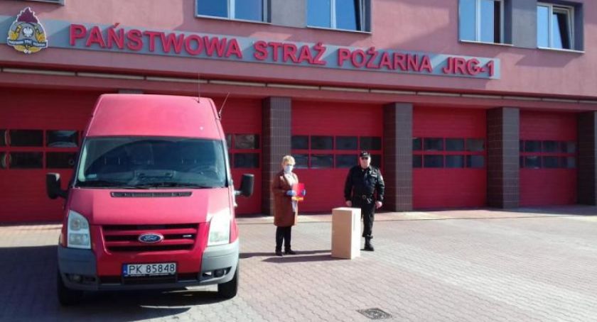 Przyłbice i filtry dla kaliskich strażaków