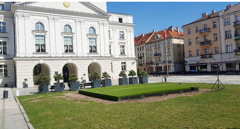 Archeolodzy dystansują się od „dziurelli”