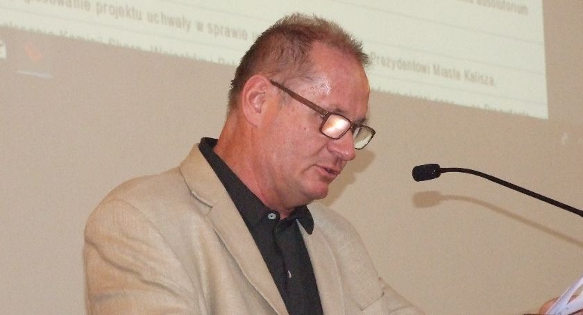 Radny Piotrowski wciąż walczy z „podium”