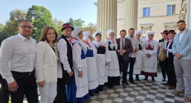 Starostwo rozbrzmiewało śpiewem i muzyką