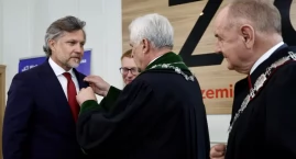 Prezydent Kalisza odznaczony za zasługi w rozwoju rz…