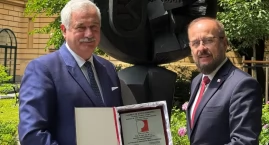 Prof. Jarosław Wołejszo z Polską Nagrodą Jakości w k&hellip;