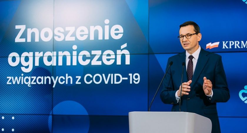 Rząd ogłosił trzeci etap łagodzenia obostrzeń. Podajemy szczegóły