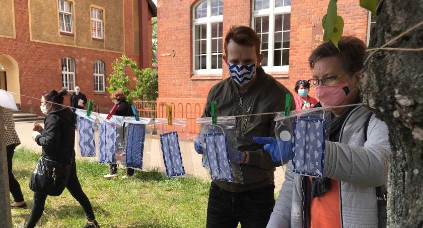 Starostwo rozdaje maseczki i zapowiada kolejne takie akcje