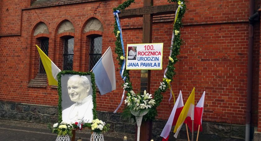 W hołdzie Janowi Pawłowi II