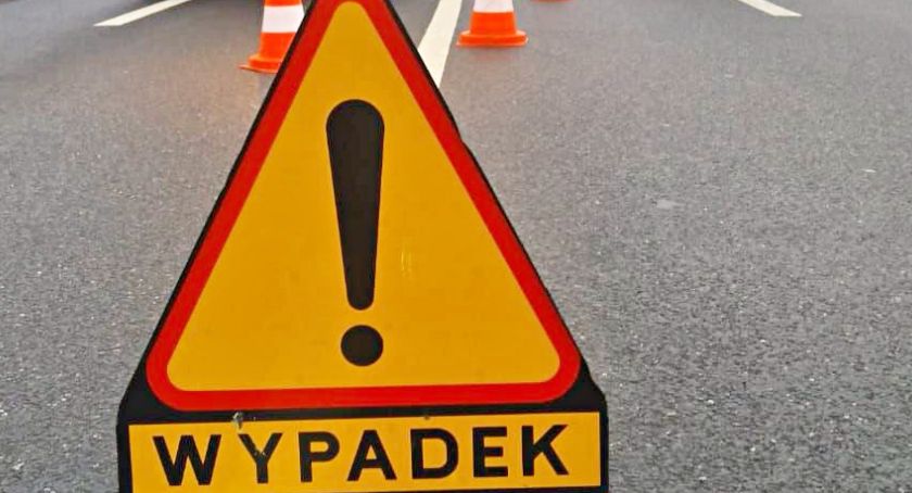 W Płochocinie zderzył się samochód osobowy z motorowerem. Poszkodowany trafił do szpitala