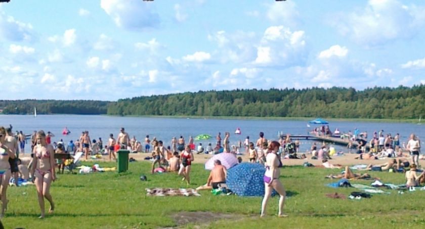 Sinice w Decznie. Przypominamy, że obowiązuje zakaz kąpieli, ale wkrótce może się to zmienić