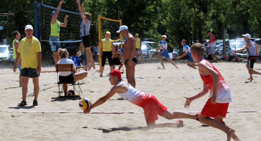 Jubileuszowy Memoriał Bartka Fisza Rybki w siatkówce plażowej już w niedzielę w Decznie