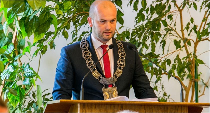 Burmistrz Świecia otrzymał absolutorium. Radni przyjęli raport o stanie gminy Świecie za 2019 rok