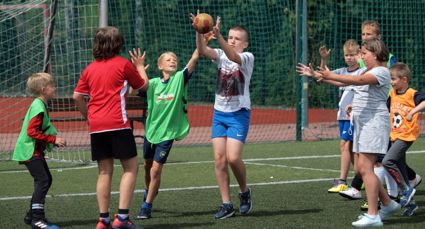 Sportowe wakacje na orliku w Świeciu są fajne i bezpieczne [ZDJĘCIA]