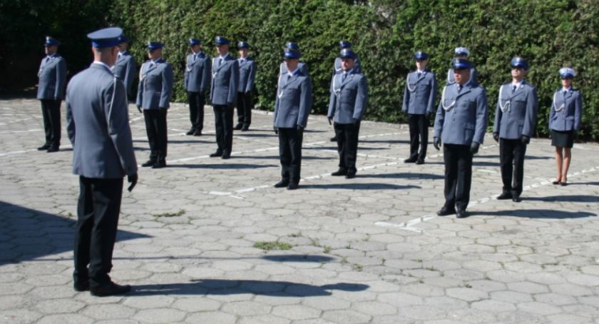 Obchody Święta Policji w Świeciu. Minutą ciszy uczczono pamięć zmarłego funkcjonariusza