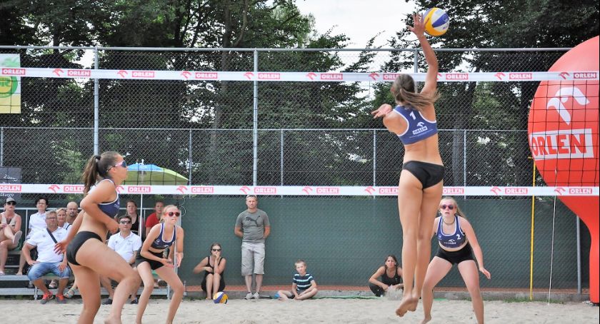 Młodziczki Jokera Świecie grały w mistrzostwach Polski w siatkówce plażowej 