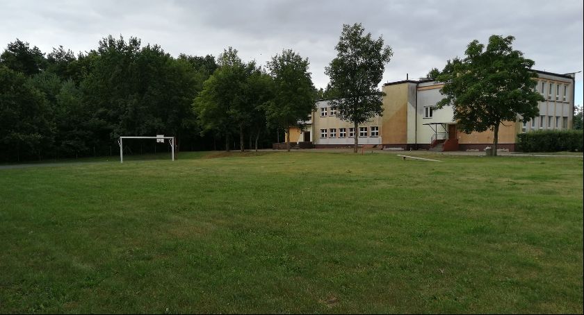 Będzie remont boiska w Terespolu Pomorskim, ale... nie będzie sztucznej nawierzchni na boisku trawiastym