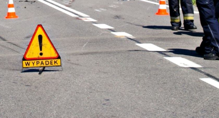 Utrudnienia w pobliżu autostrady. Zderzyły się dwa samochody 