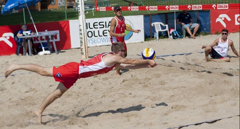 Michał Nurczyński i Igor Ziółkowski grali w Ogólnopolskiej Olimpiadzie Młodzieży w siatkówce plażowej