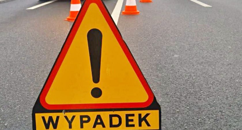 Czołowe zderzenie na drodze do Tucholi. Kobieta helikopterem została zabrana do szpital