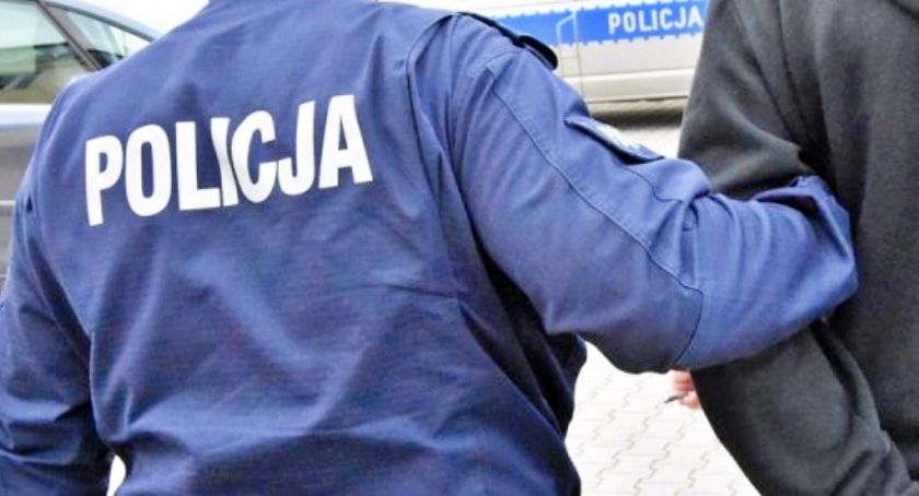 Obywatelskie zatrzymanie pijanego kierowcy. Mężczyzna jechał wężykiem, a później uciekał